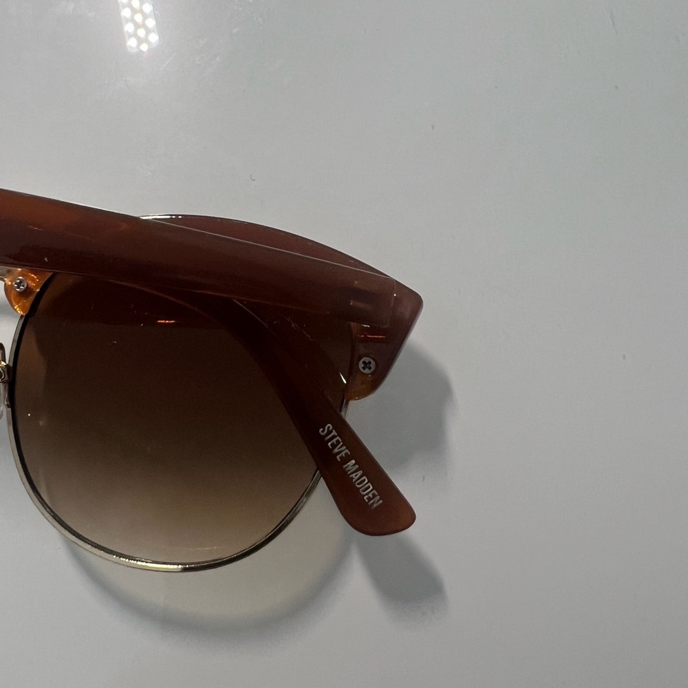 sunglasses - Picture 3 of 5